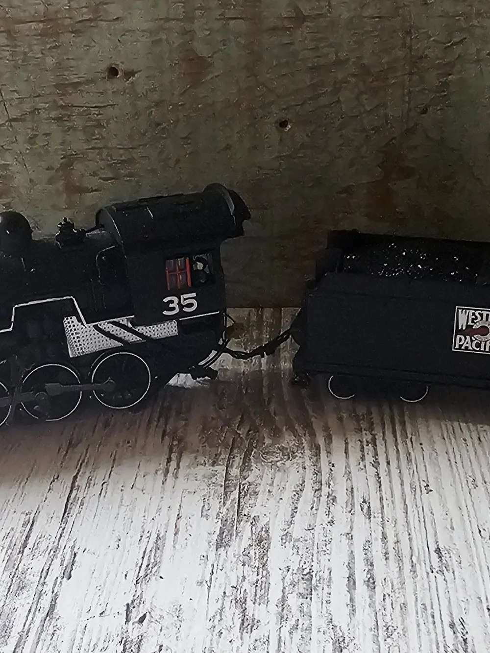 Bachmann Western Pacific 2-8-0 Consolidation Steam Locomotive and Tender